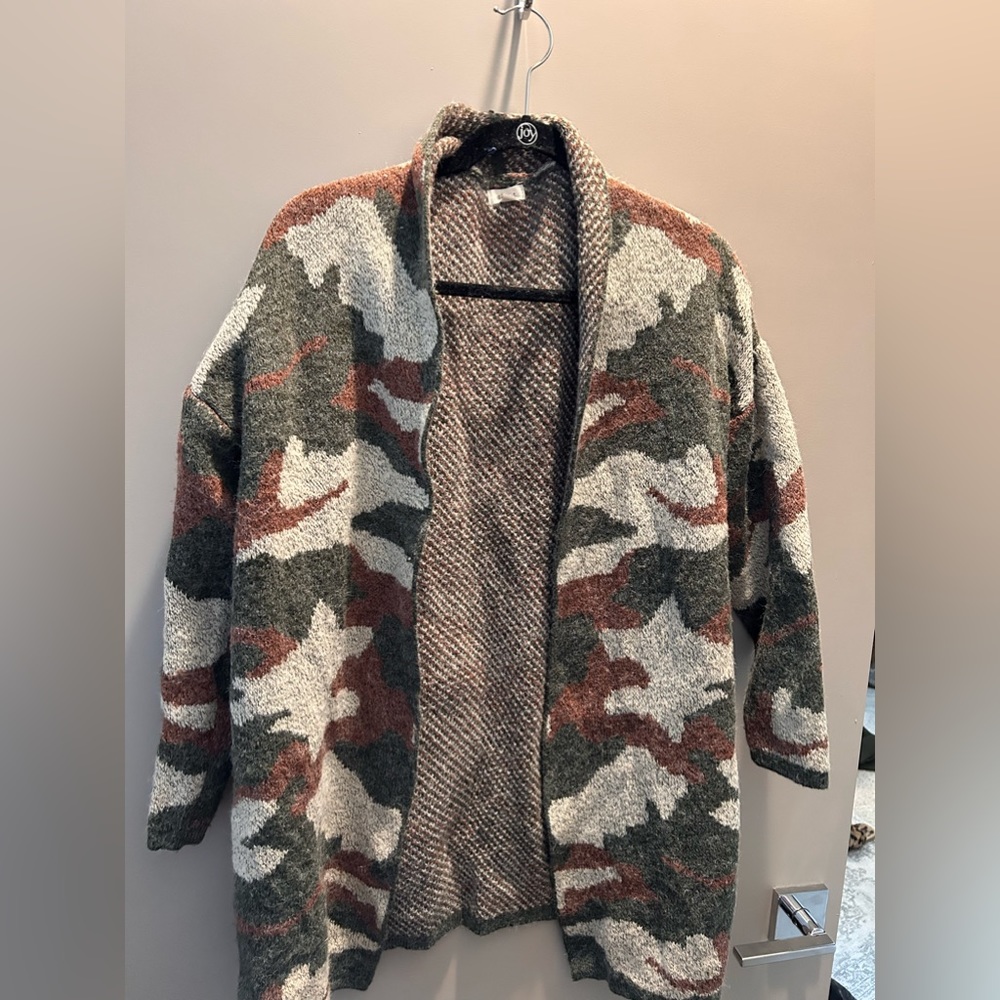 Woman’s camouflage, print, small/medium sweater.